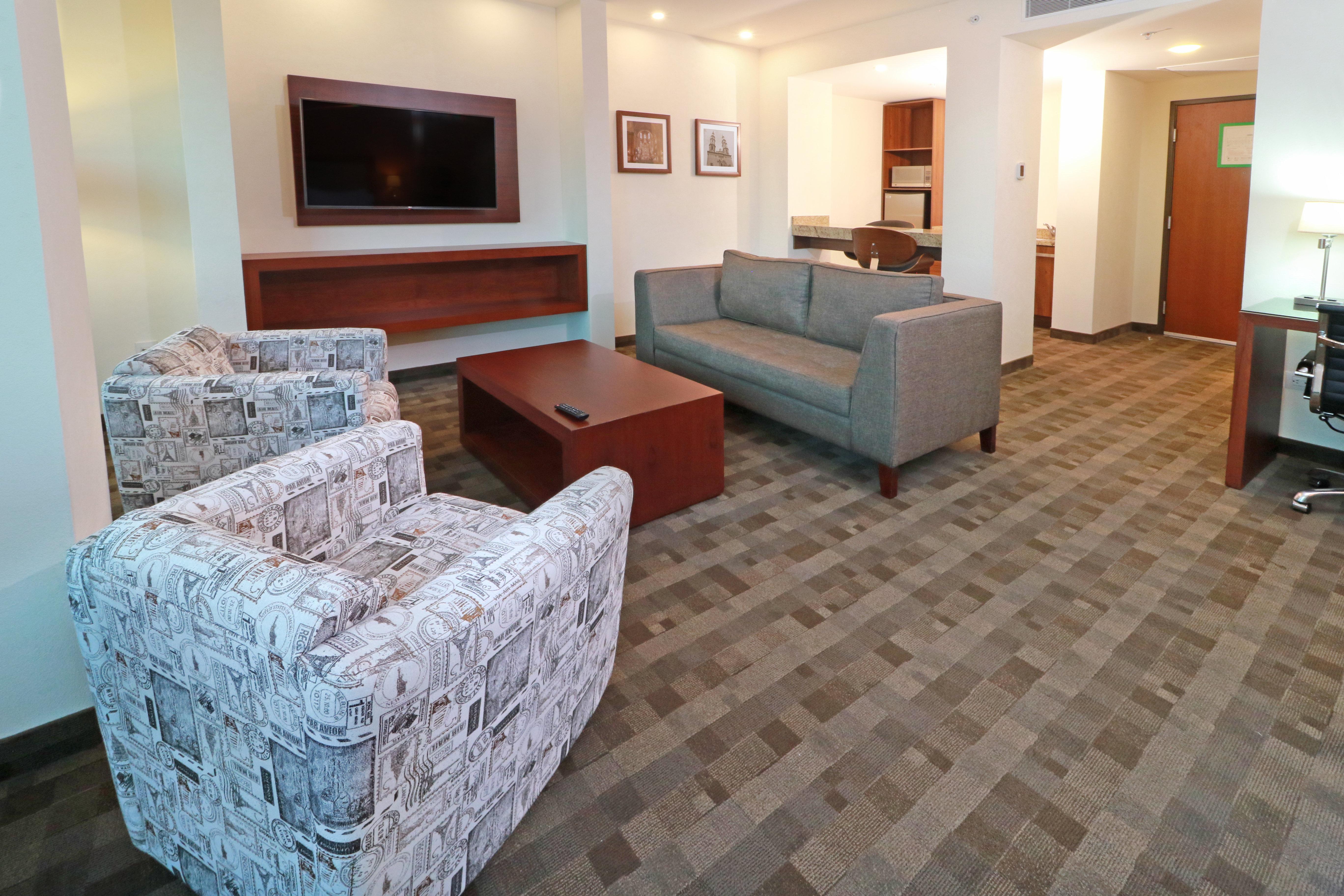 Holiday Inn & Suites Plaza Mayor By Ihg León Buitenkant foto