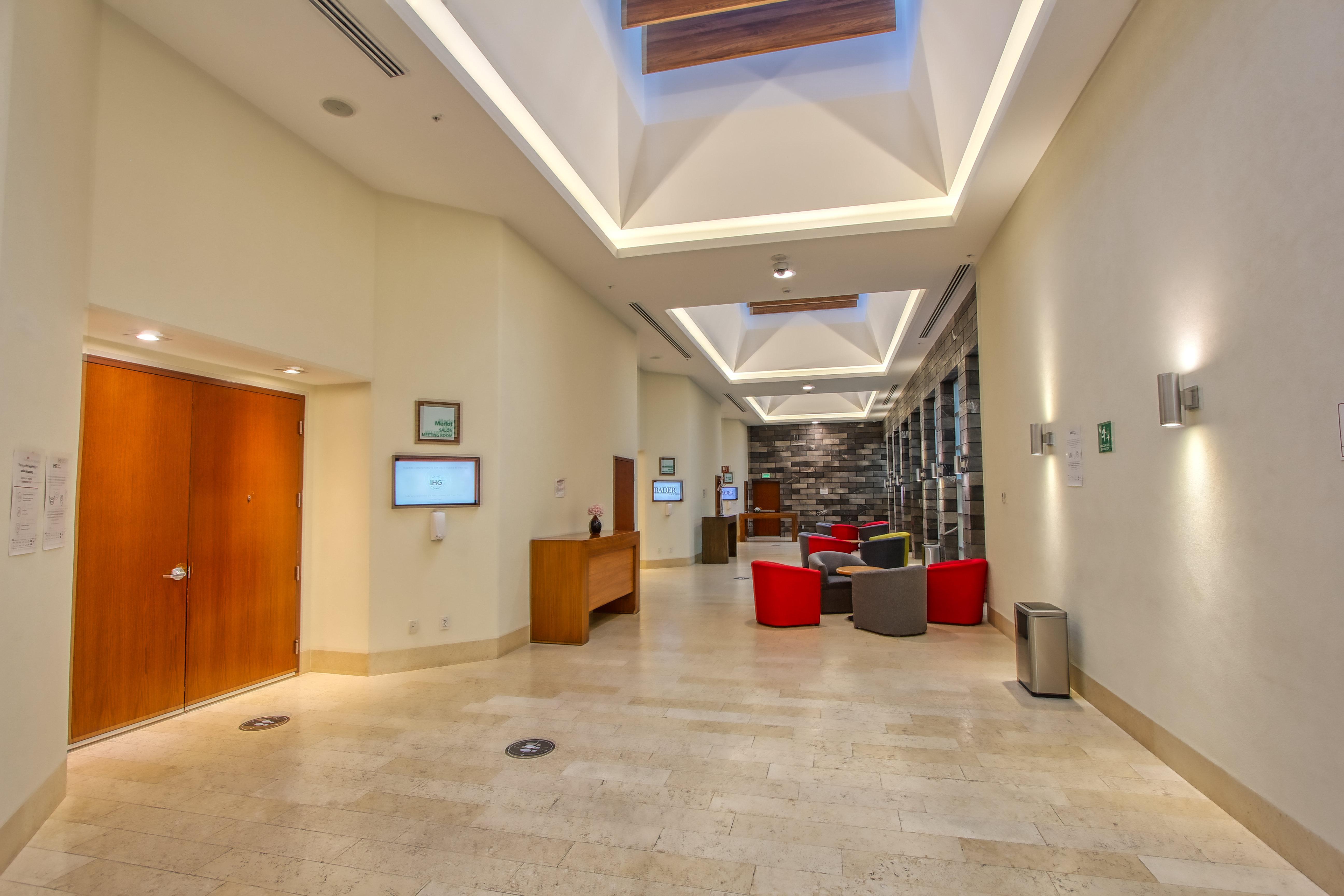 Holiday Inn & Suites Plaza Mayor By Ihg León Buitenkant foto