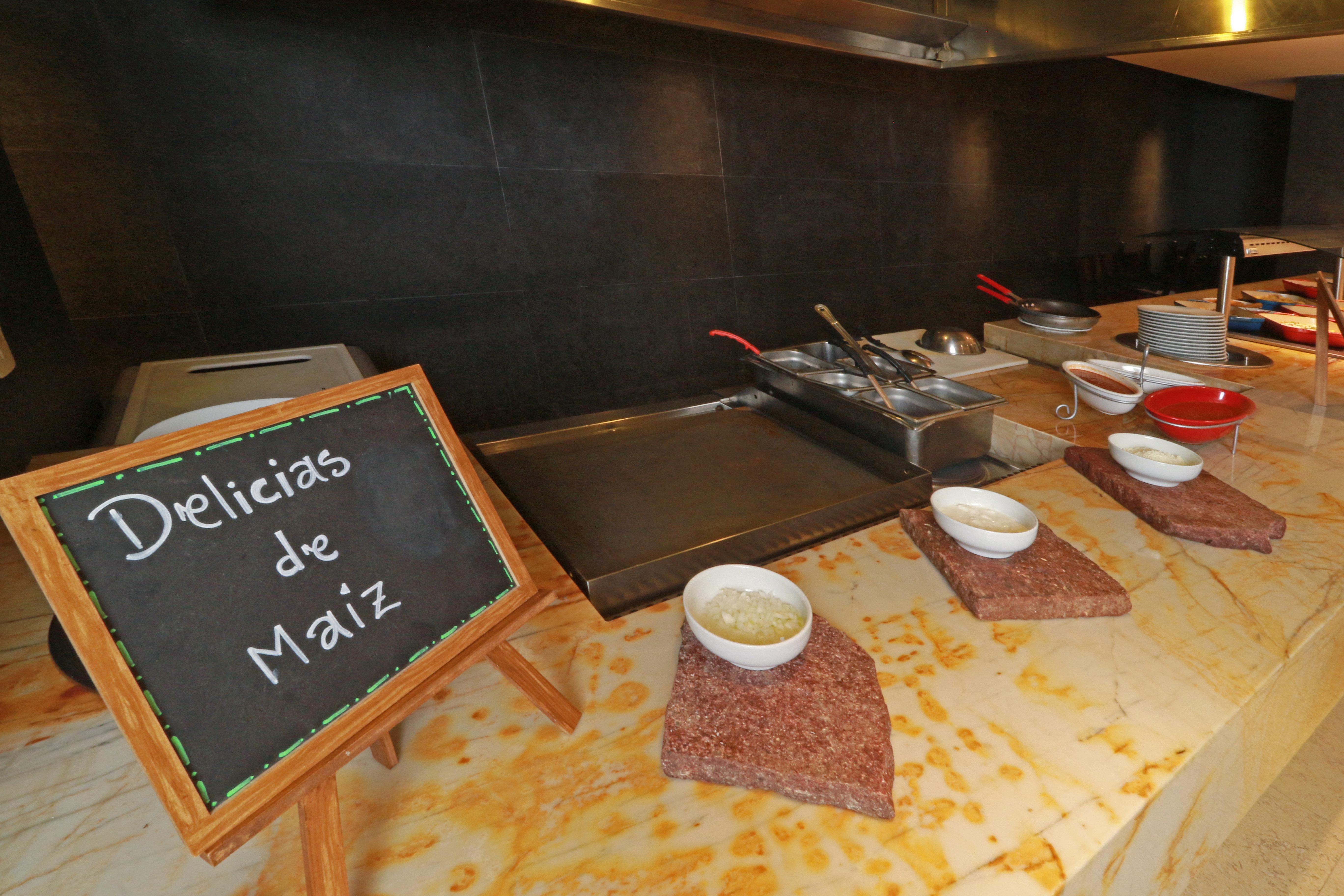 Holiday Inn & Suites Plaza Mayor By Ihg León Buitenkant foto