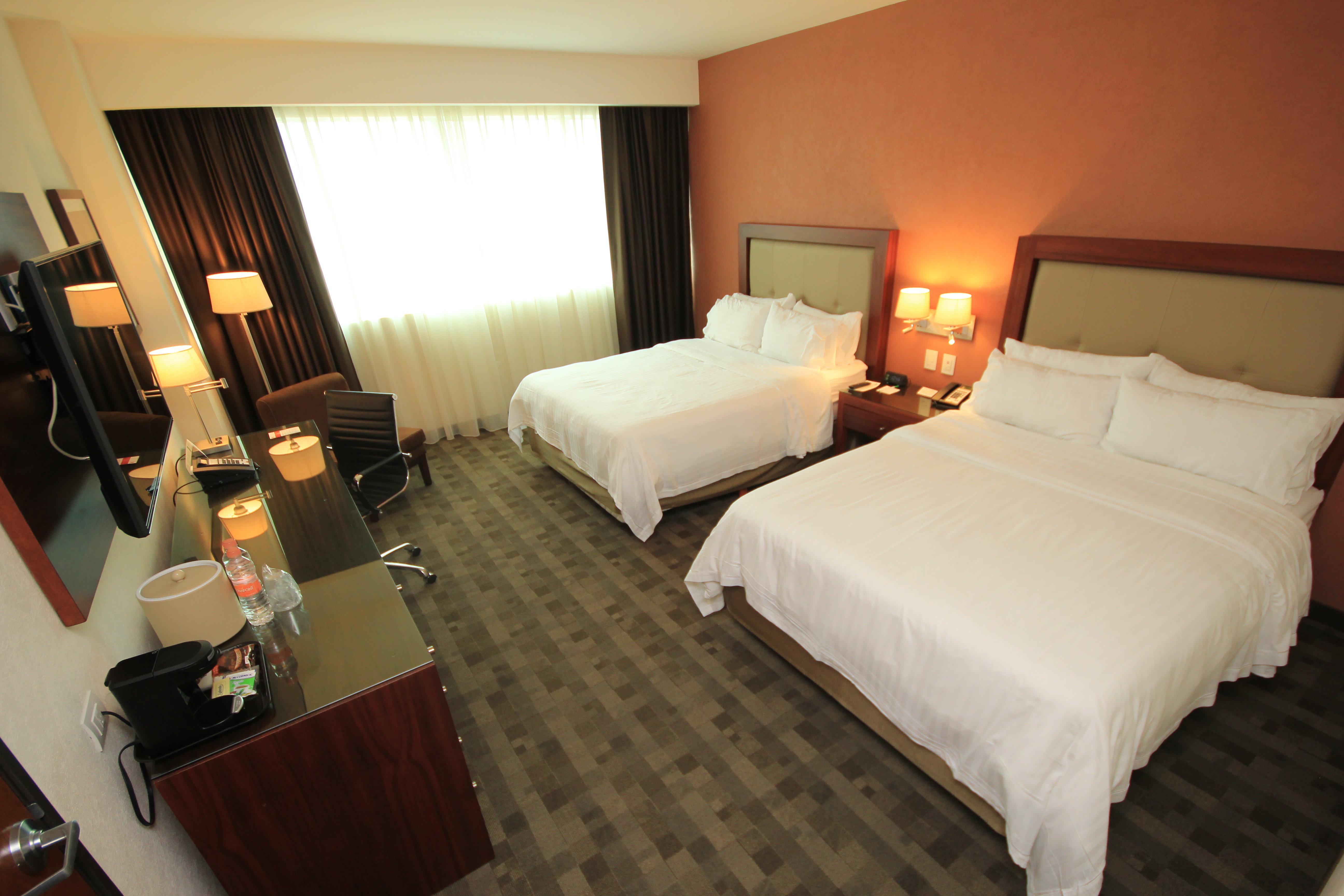 Holiday Inn & Suites Plaza Mayor By Ihg León Buitenkant foto