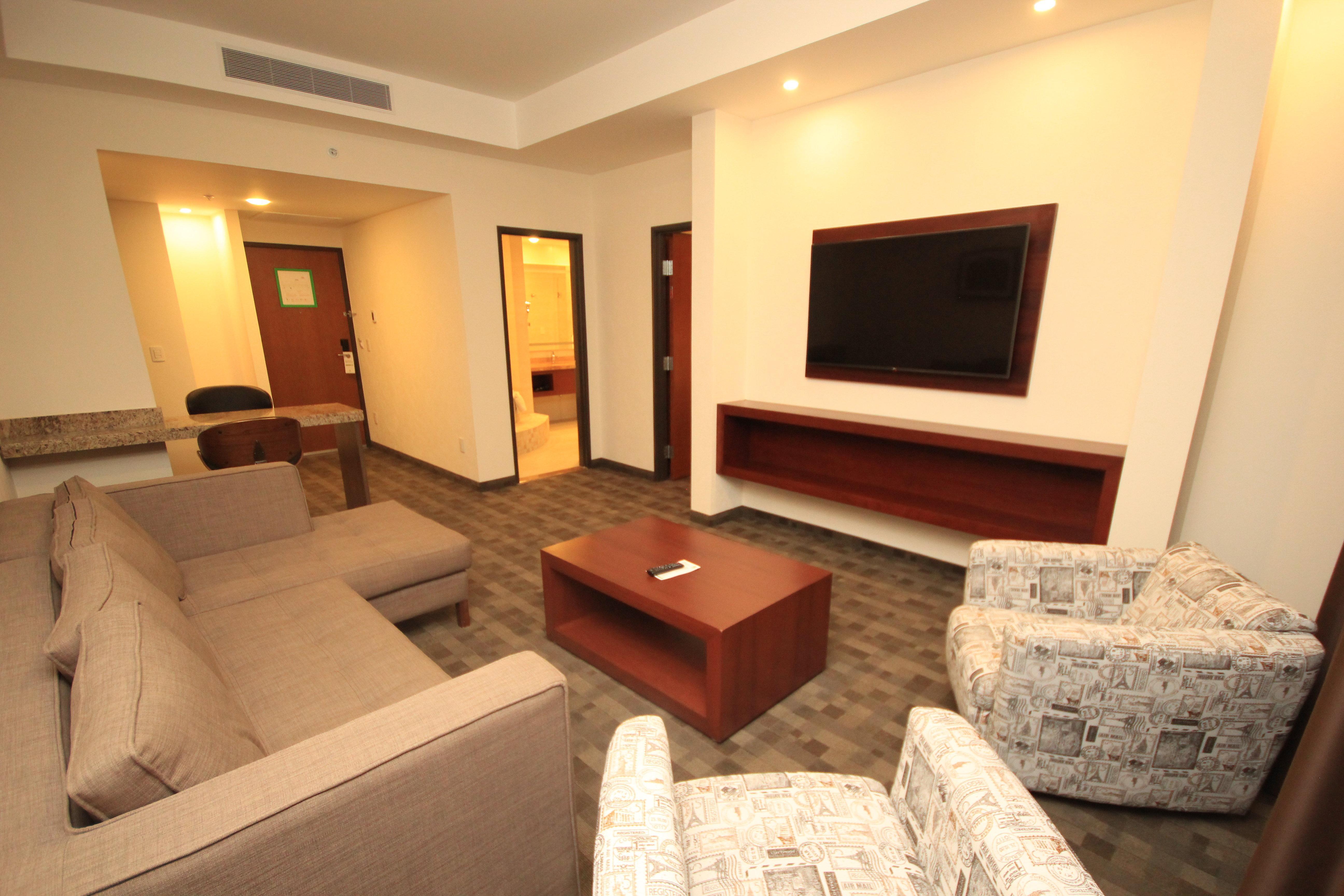Holiday Inn & Suites Plaza Mayor By Ihg León Buitenkant foto